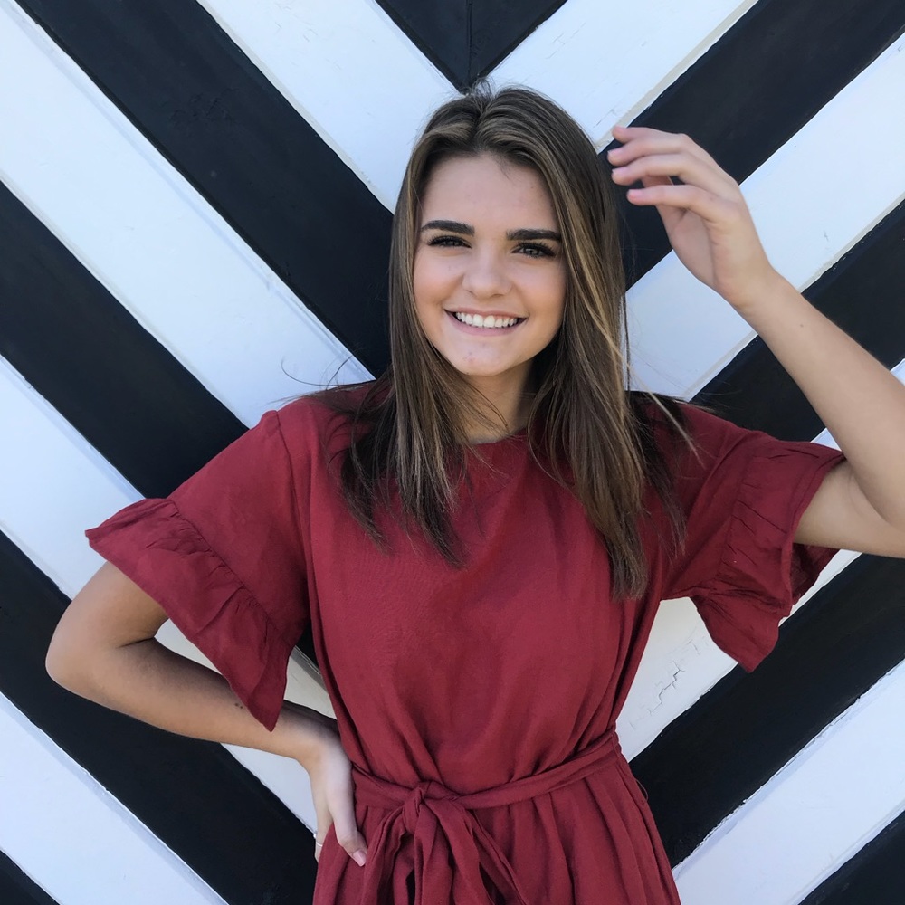 Meet your Posher, Alivia